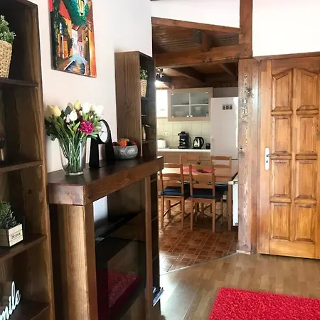 Tulipan Apartment *
